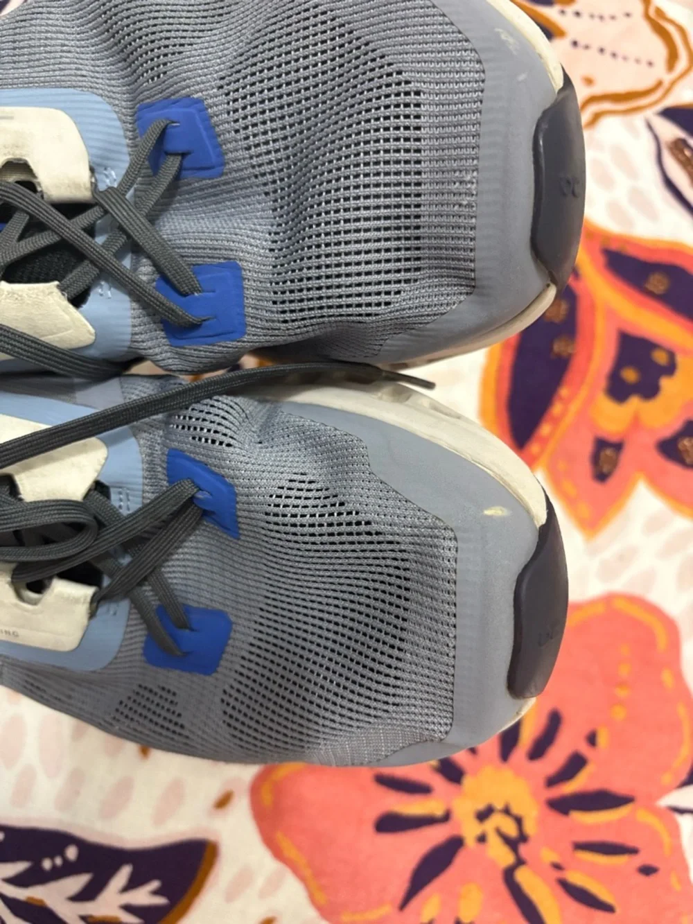 On Cloudstratus Fossil/Midnight Pre-Owned